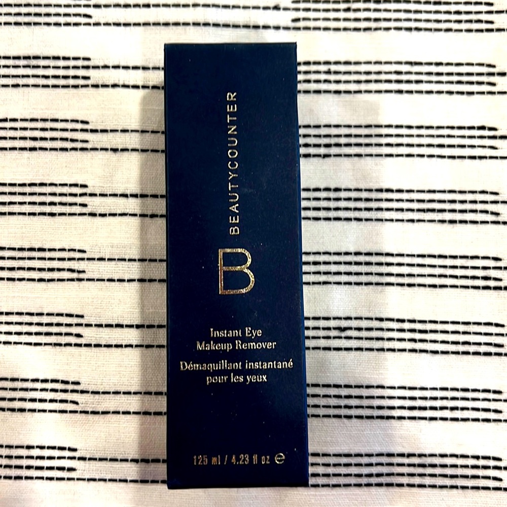 Brand New beauty counter instant eye makeup remover